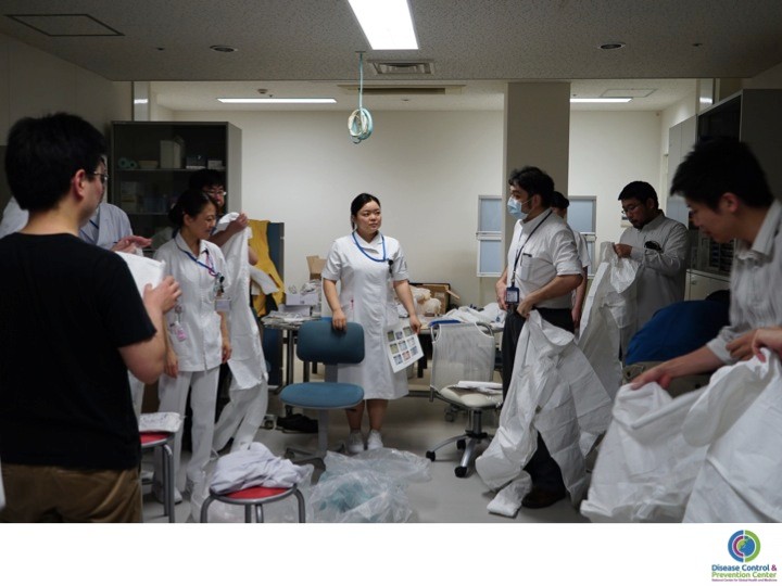 PPEの付け方、脱ぎ方 【訓練風景写真】(1)の画像