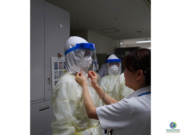 PPEの付け方、脱ぎ方 【訓練風景写真】(10)の画像